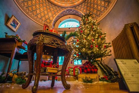 Photos: Celebrating the holidays at Pittock Mansion | KATU