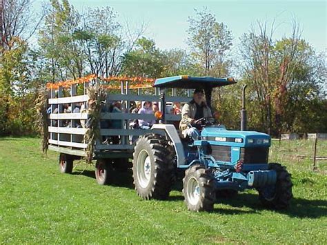 halloween hayride ideas - Google Search | Hayride, Haunted hayride ...