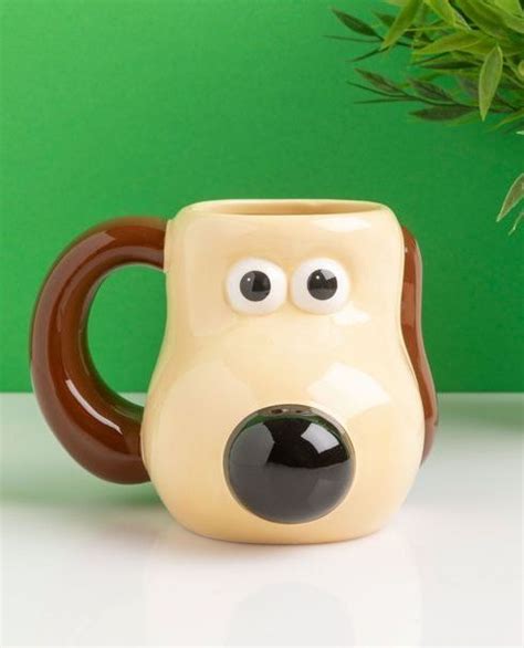 Wallace And Gromit Gromit Shaped Mug | Mugs, Fun kitchen gifts, Novelty mugs