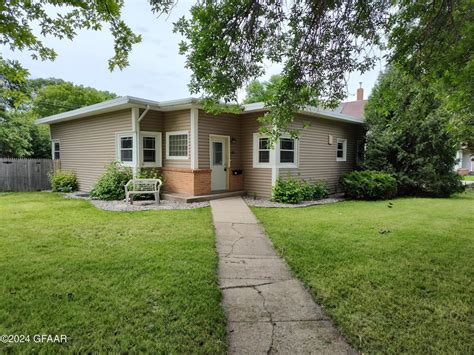 203 N Minnesota, Crookston, MN 56716 | MLS ID 23-1617 - LeBlanc Realty