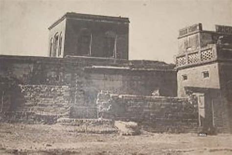 Here is an old photo of the place in Lahore jail (Pakistan) where ...