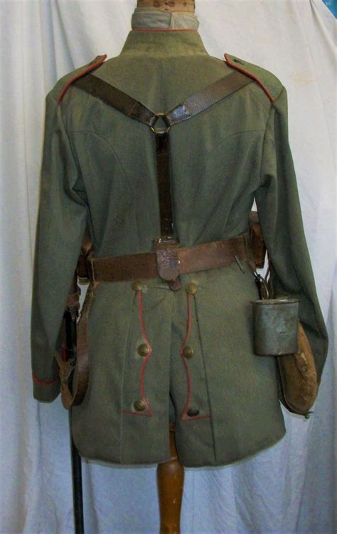 WW1 Imperial German Cavalry tunic (rear view), showing Y-straps. | German uniforms, Ww1 soldiers ...