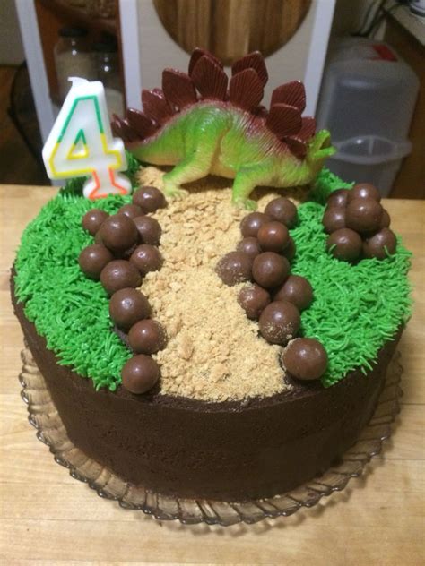 Easy dinosaur cake on a budget | Dinosaur birthday cakes, Childrens birthday cakes, Dinosaur cake