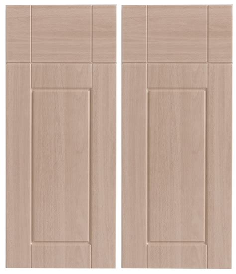 IT Kitchens Chilton Beech Effect Cabinet door, (W)925mm | Departments | DIY at B&Q