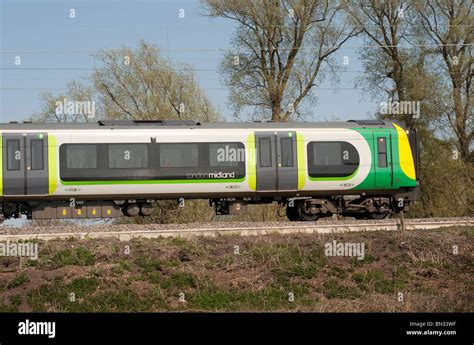 London midland trains passenger train hi-res stock photography and ...