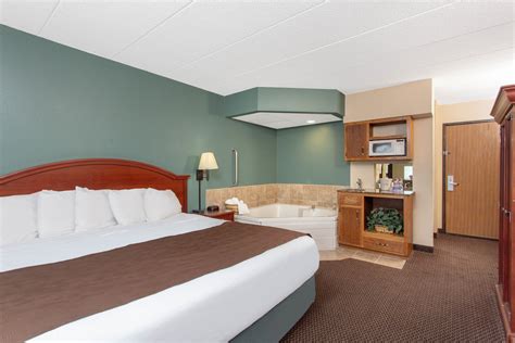 AmericInn by Wyndham Chippewa Falls | Chippewa Falls, WI Hotels