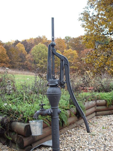 Old Water Pump | Old water pumps, Water fountains outdoor, Fountains ...