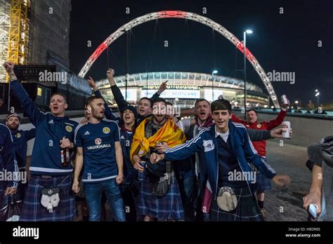 Scotland fans hi-res stock photography and images - Alamy