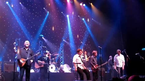 The POGUES 30th Anniversary à l'Olympia (Paris 110912) Dirty Old Town ...