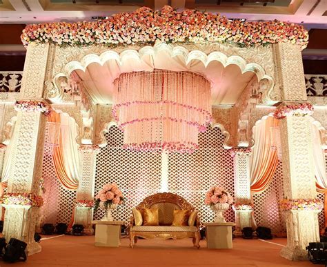 Trendy And Inspiring Indian Wedding Stage Decoration Ideas - Shaadiyari