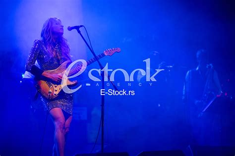 Ana Popovic – E-Stock