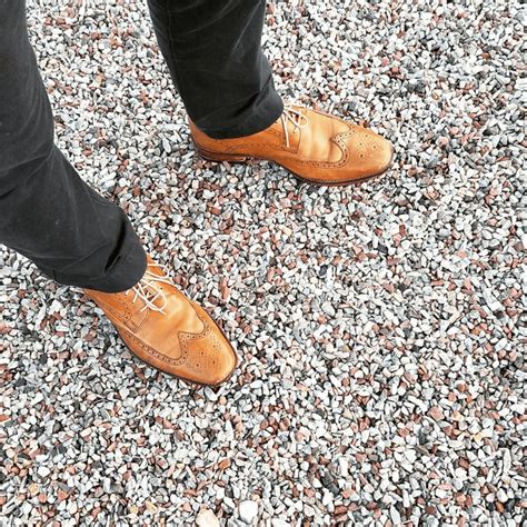 How to wear wingtip shoes to the office - Bespoke Edge