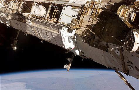 Discovery Mission STS-120 - Photo 6 - CBS News