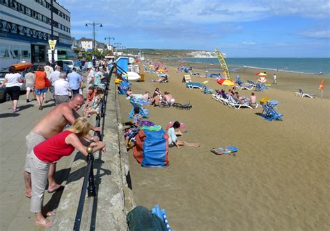 Sandown Beach - Isle of Wight | UK Beach Guide