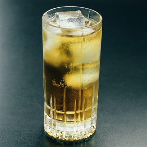 5 Rye Whiskey Cocktails That Will Put a Smile on Your Face