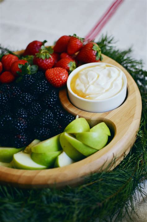 fresh fruit & fruit dip platter : CAKIES