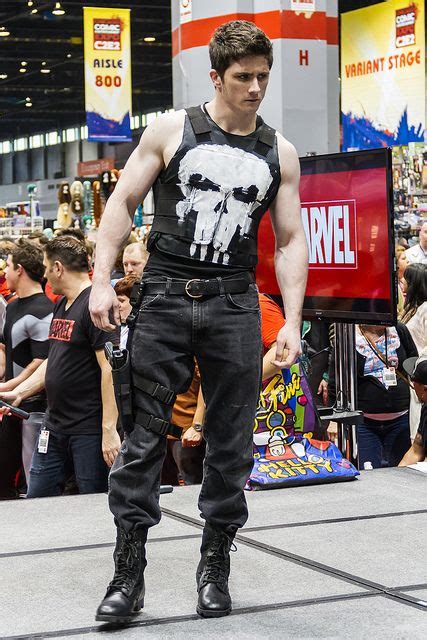 Punisher at C2E2 2012 Marvel Costume contest | Marvel costumes, Punisher costume, Male cosplay