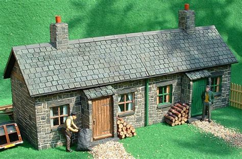 Welsh Farm Cottage Double | Garden Railway Specialists Tel:01844 345158