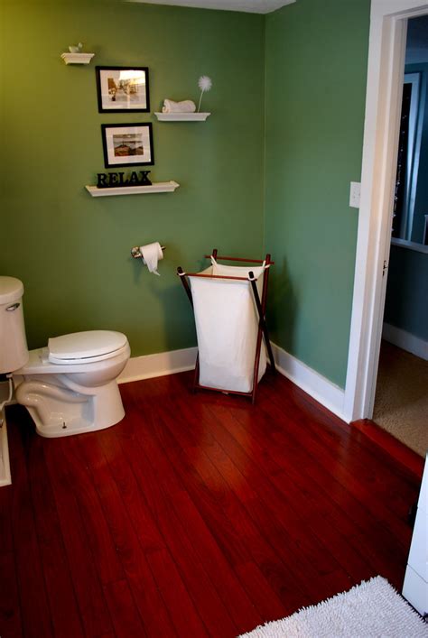 * Remodelaholic *: Remodeling a Small Bedroom into a Bathroom
