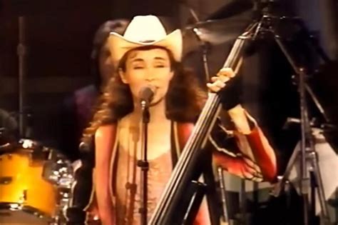 Laura Lynch, founding member of Dixie Chicks, dies in car crash | The Straits Times