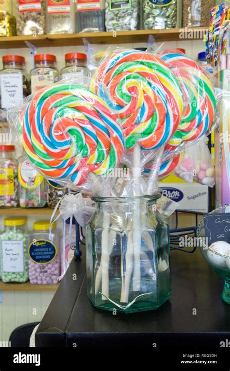 Jarra de lollipops gigante para la venta en dulce ayer una tienda de ...