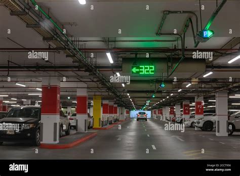 Car Parking, Dubai Mall, Dubai Stock Photo - Alamy