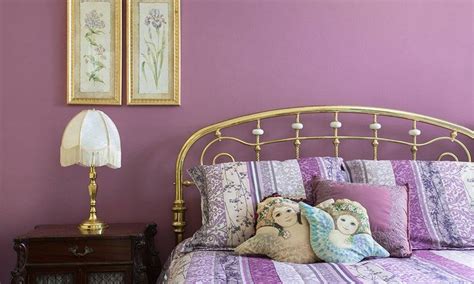 Lavender Walls Bedroom Ideas | www.resnooze.com