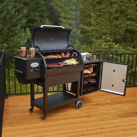 Louisiana Grills LG900C1 Wood Pellet Grill and Smoker - 60901 : BBQGuys