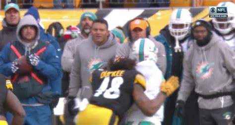 Matt Moore injury: Dolphins QB hurt on hit to head (video) - Sports ...