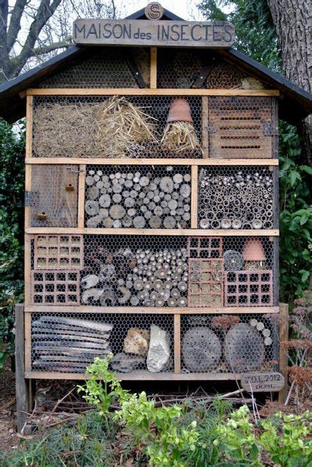 27 Incredibly Beautiful Bee Hotels (And Why You Should Build One) | Insect hotel, Bee hotel, Bee ...