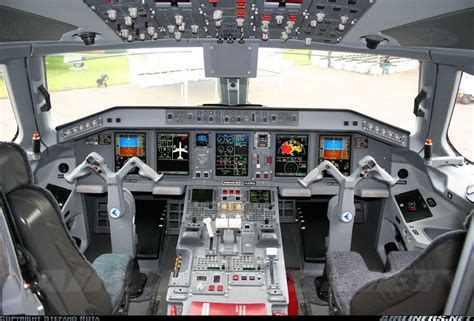 Embraer ERJ-170-100LR 170LR Great Photos, View Photos, Ecuador, Flight Deck, Quito, Beuty ...