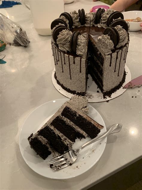 4 Layer Chocolate Oreo Cake with Chocolate Ganache [Homemade] : r/food