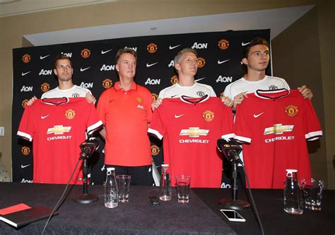 Manchester United unveil new signings in Washington - Irish Mirror Online