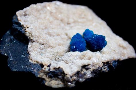 Cavansite: Meaning, Properties, and Benefits You Should Know