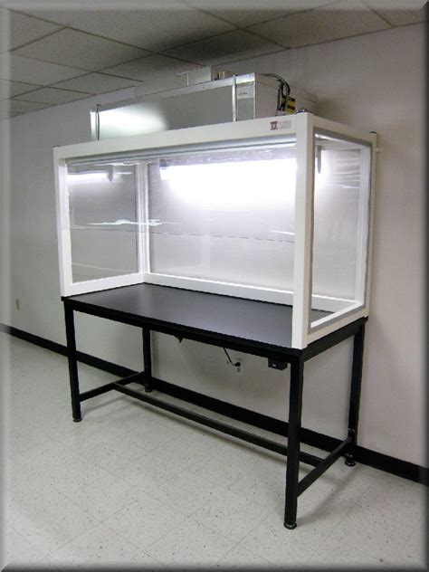 Cleanroom Tables, Cleanroom Workstations - RDM Industrial Products