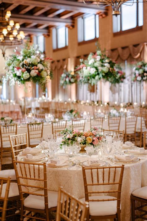 This Country Club Wedding Is Tasteful, Timeless, and Oh-So Chic