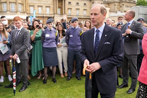 Young people taking up Duke of Edinburgh’s Award in record numbers ...