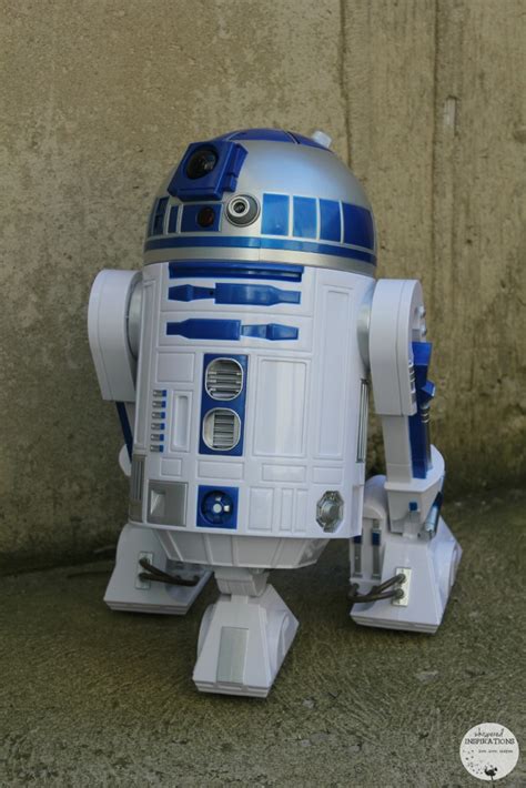 Thinkway Toys: Control an R2D2 Interactive Robotic Droid. The Force is Strong With You ...