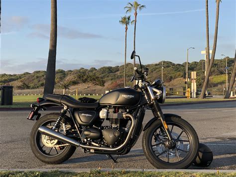 Matte Black Triumph Street Twin in California : r/Triumph