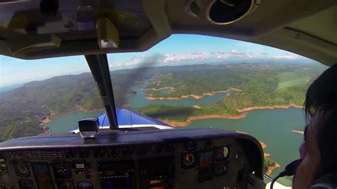 Scenic cockpit view of Cessna 208 Amphibian Caravan - YouTube