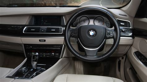 BMW-5-Series-GT-2013-530d Interior Car Photos - Overdrive