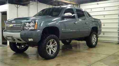 Sell used 2008 Chevrolet Avalanche LIFTED CUSTOM LT Crew Cab Pickup 4 ...