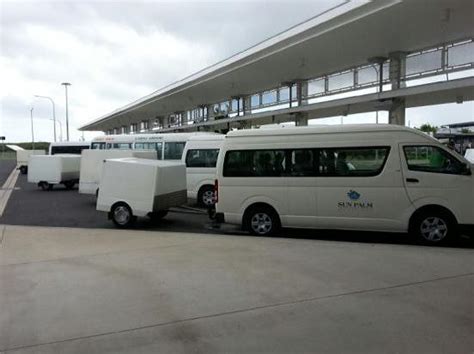 Cairns Airport to Cairns CBD Shuttle Bus - Sun Palm Transportation Pty Ltd Reservations