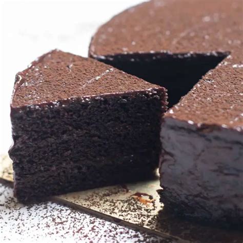 Eggless Chocolate Sponge Cake - No Butter,One Bowl Easy Cake Recipes