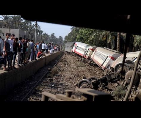 Pakistan Train Accident: 30 killed, 50 injured as 2 trains collide in ...