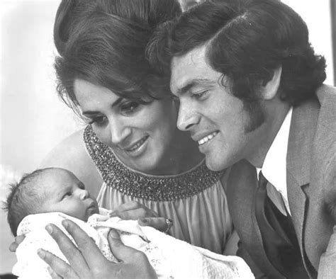 Engelbert Humperdinck's wife Patricia dies with Covid-19 after battling Alzheimer's - Irish ...