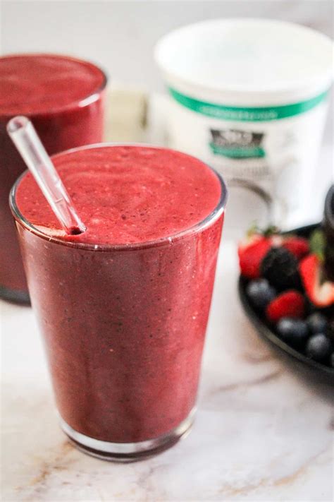 Coconut Water Smoothie Recipe with Berries | Grateful Grazer