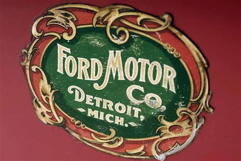 7 Facts About the Ford Emblem: A Complete History Since 1903 – Autowise