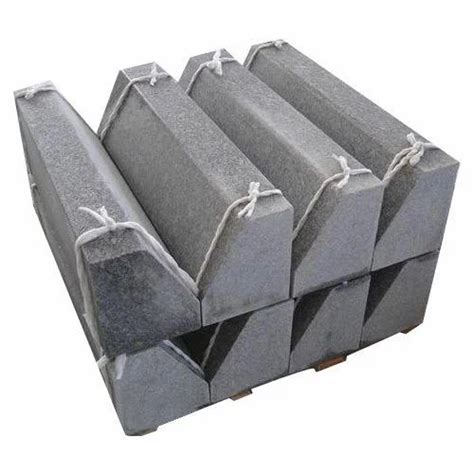 Gray Kerb Stone, Thickness: 75 mm, Material: Quartz at best price in ...