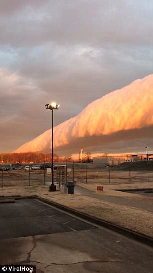 Cloud dubbed a 'Morning Glory' forms in the Virginia sky | Daily Mail ...